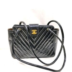 CHANEL Black Chevron Leather Shoulder Bag